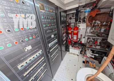 10 Engine room (1)
