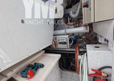 10 Engine room (2)