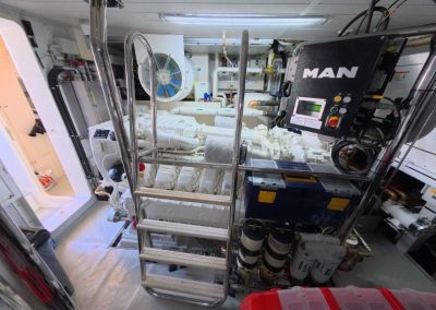 22 Engine room (3)