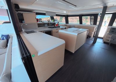 8 Saloon (3)